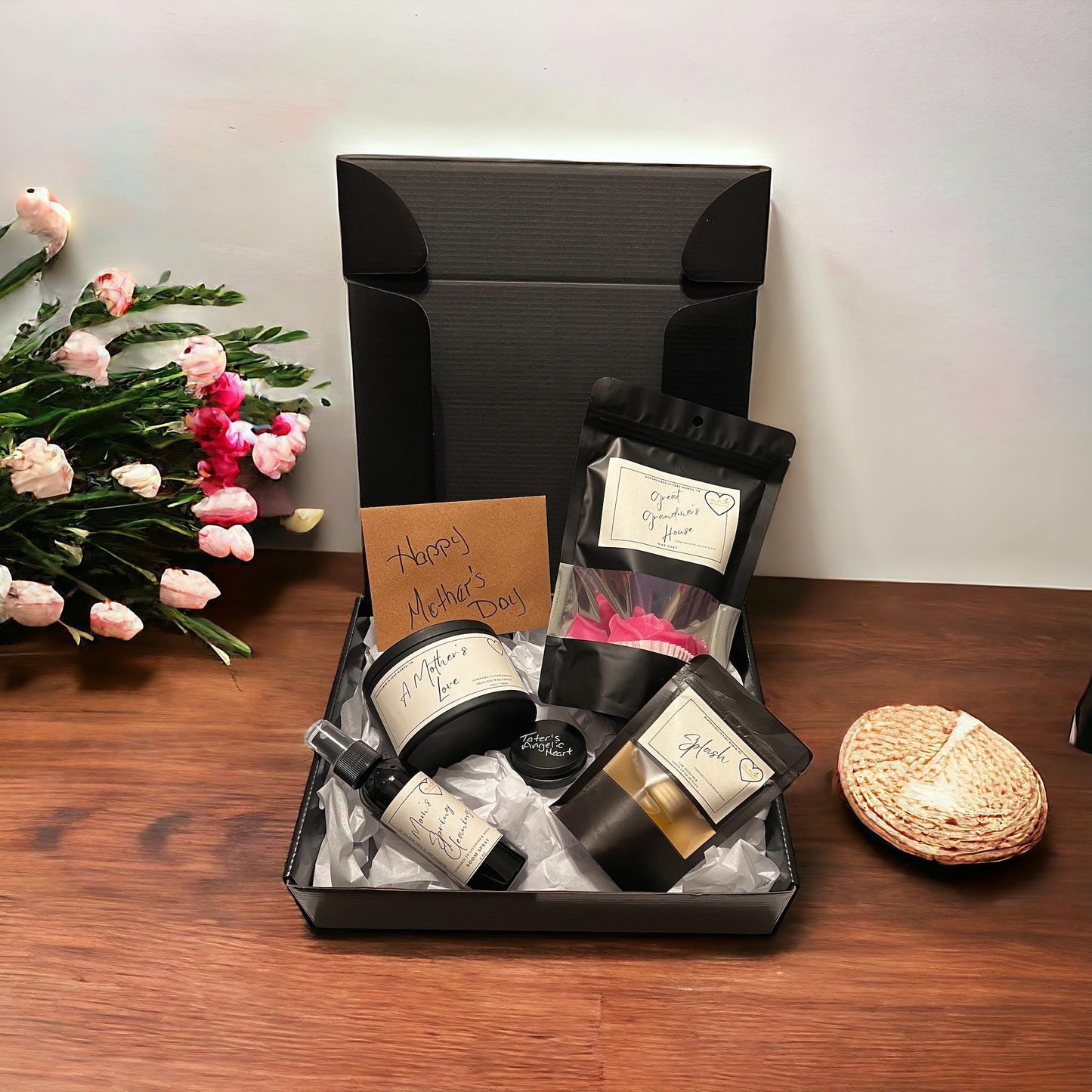 The perfect Gift Box for candle enthusiasts